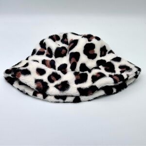 Women’s Leopard Print Bucket Hat Fuzzy Faux Fur Hat Cap Winter Warm Cap
